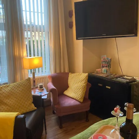 Mountroyal Victorian Studio Self Catering Apartment 3 Belfast Exterior photo